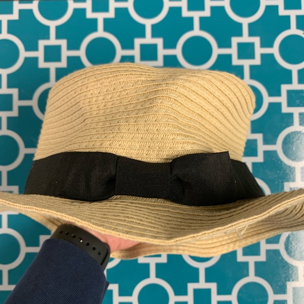 Fashionable summer hat👒